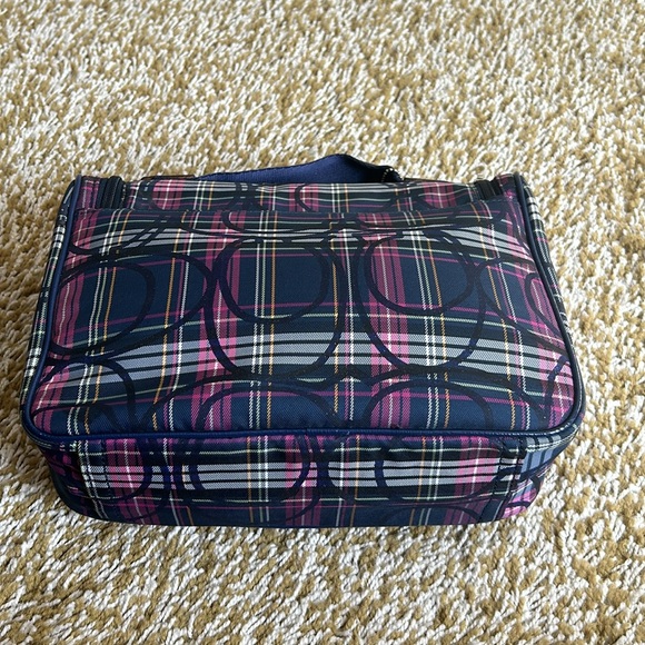 Coach - Picture 4 of 8